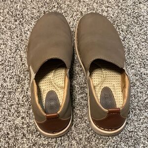 Men’s BORN professional shoes size 9